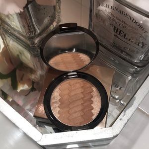 Becca Gradient Bronzer